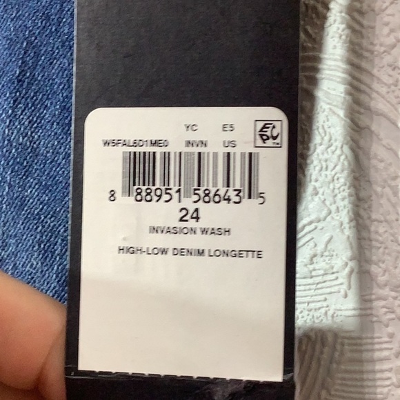 GUESS NWT - Sz 24 - invasion wash high low denim longette skirt distressed - Picture 6 of 13